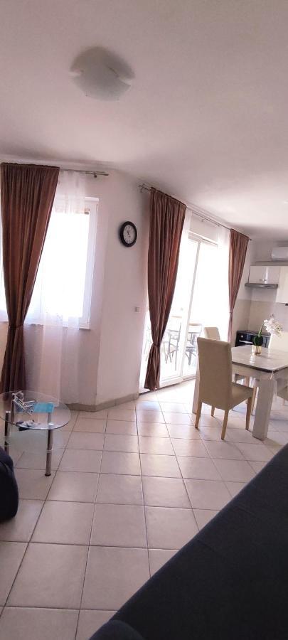 Apartments Burazer シベニク エクステリア 写真